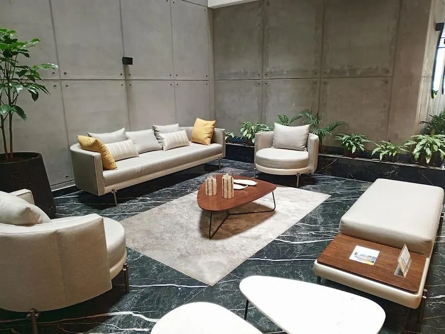 Appartement 130 M2 Centre Nord De Quito A 5Min Du Metro, Supermarches, Banques, Etc 0*,  Ecuador