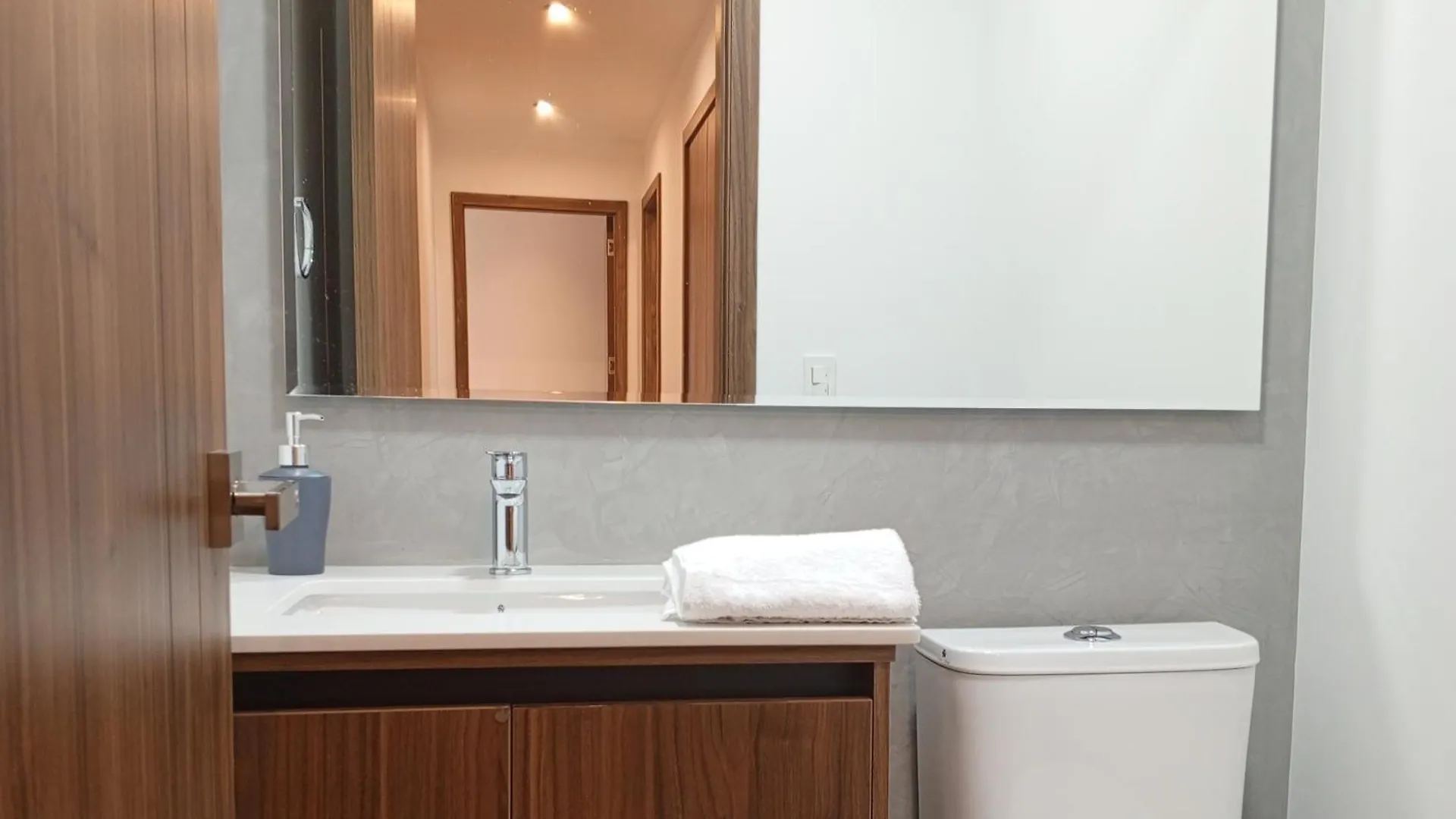 Appartement 130 M2 Centre Nord De Quito A 5Min Du Metro, Supermarches, Banques, Etc