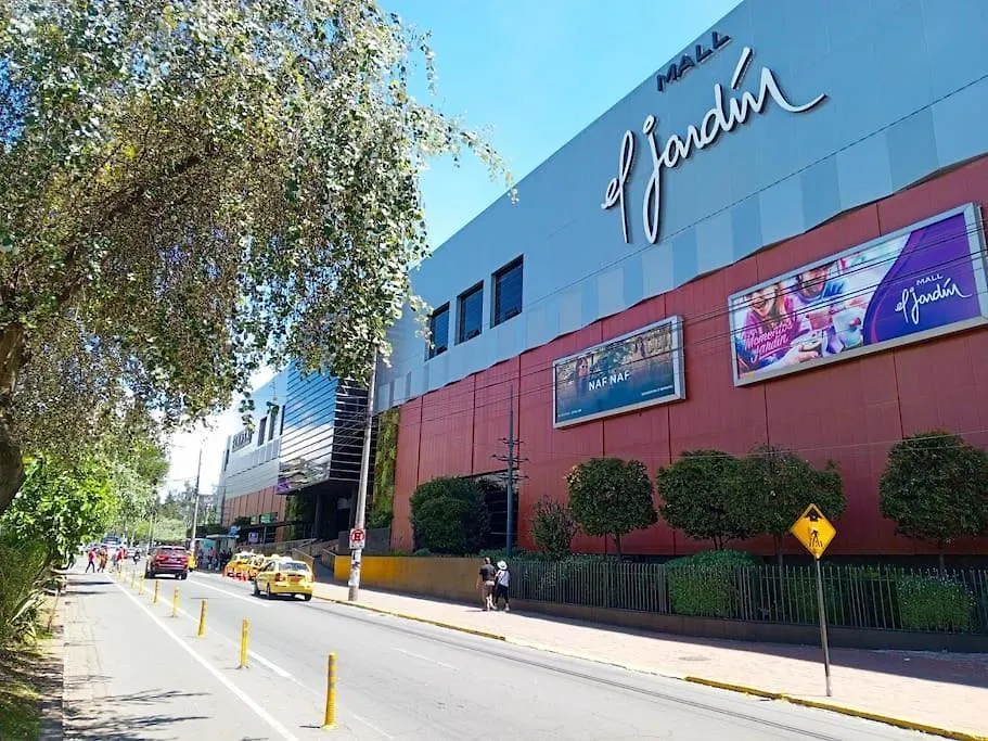 Appartement 130 M2 Centre Nord De Quito A 5Min Du Metro, Supermarches, Banques, Etc